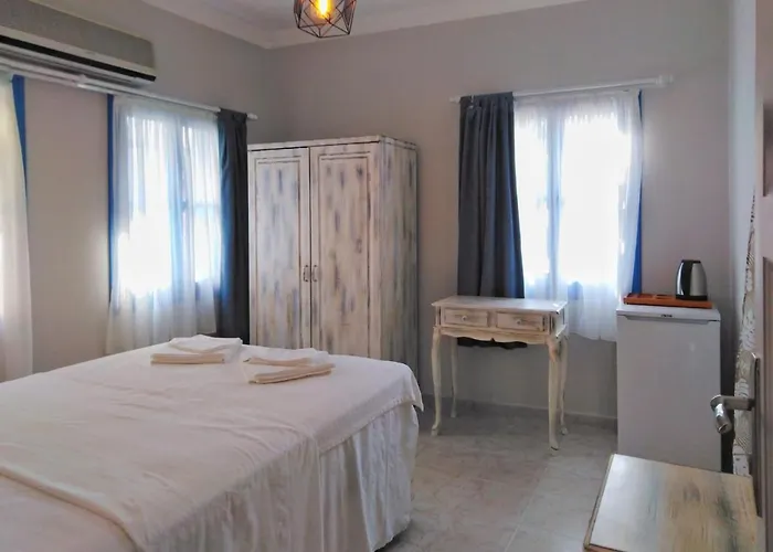 Mavibeyaz Bozcaada * צ'נקלה